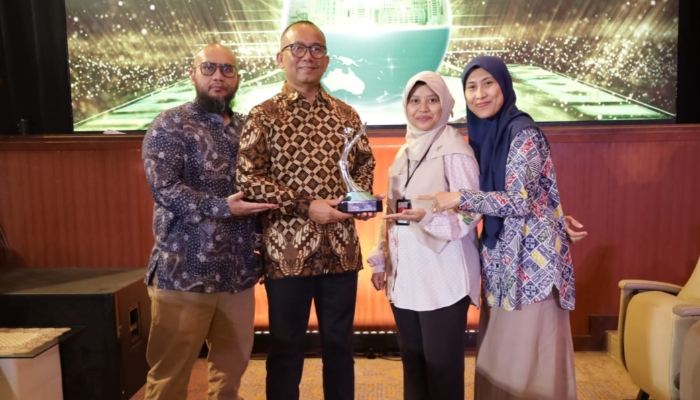 SEREMONI. Kangean Energy Indonesia Ltd. usai menerima Anugerah PROPER Hijau 2026 dari Kementerian Lingkungan Hidup di Jakarta. (Istimewa for MaduraPost)