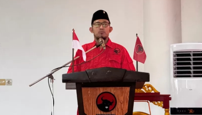 ACARA. Ketua DPC PDI Perjuangan Sumenep Achmad Fauzi Wongsojudo saat memberikan sambutan pada Musancab di Islamic Centre Bindara Saod, Minggu (26/4/2026). (Istimewa for MaduraPost)